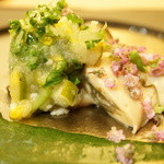 厚岸の牡蛎　モロヘイヤのソース