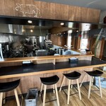 豚骨中華そば がんたれ - 店内はカウンターのみ　清潔にされている