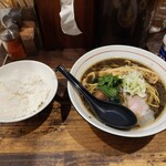 ラーメン屋 切田製麺 - 黒醤油&ランチ時、無料ライス…。