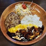 びっくりドンキー - 料理写真:オムデミチーズバーグディッシュM（1580円）