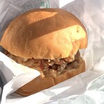 道の駅おかべ ふるさと物産センター - 料理写真:「深谷ねぎバーガー(深谷ねぎトッツォ)」¥350