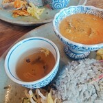 CURRY&NOBLE強い女 - スープもあさりカレーも中々良い