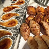 フレンチ キッチン - パン、クレームブリュレ