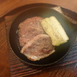 そばきり 日曜庵 - 鴨もいろいろ。鴨汁せいろの胡椒焼きの鴨、上級なやわらかい鴨＋葱。