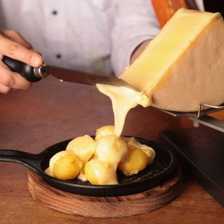 ワイン・チーズ&天然木 Unico_1