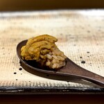 鮨 西崎 - とっても「らしい」紫雲丹。
      これもまた美味。