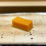 鮨 西崎 - デザート代わりの甘い玉子。