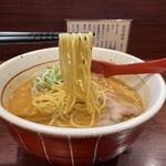 拉麺阿修羅 - ぷりぷりの中太麺。