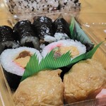 深川 伊勢屋 - 助六、お赤飯おむすび