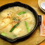 一軒め酒場 - ５杯めには「牛テールのもちクッパ」（352円）