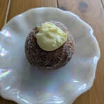 give me donuts - カスタードはまんまる