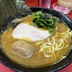 ラーメン 杉田家 本店 - 中盛ラーメン＋味玉