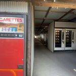 中古タイヤ市場 - 2列目