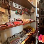 カフェモン - タイ北東部の山岳民族、Hmong族からお店の名前は取られました(^^)