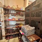 カフェモン - お姉さんがチェンマイから買いつけてくる民族雑貨やアパレルの販売もやってます。