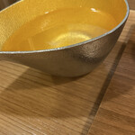 鮨処いちい - つまみつつ 特別純米 すし専用 北海道 男山酒造(冷たいの)