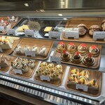 パティスリー コエリ - 14時の品揃え。