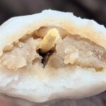 わくわく広場 - 中の餡‼びびたーーー‼粒々栗が良い食感で最高♬