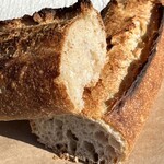 Bakery Koo - バゲット 320円　断面
