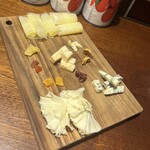 ワインの酒場。ディプント 新宿三丁目店 - 