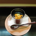 雲子豆腐、岩のりと雲丹を乗せて