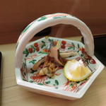 八寸 - 松茸の炭火焼