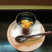 八寸 - 雲子豆腐、岩のりと雲丹を乗せて