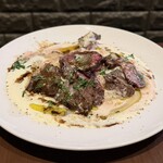 ベオーネ - ■牛ハラミのソテー ゴルゴンゾーラソースと赤ワインソース ¥1.408（ハーフ）