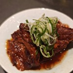 もつ焼き鈴屋 - 軟骨チャーシュー。