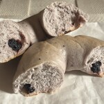 ツルヤ - 国産小麦のブルーベリーベーグル 107円　断面