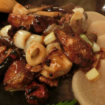 ゆるり 中華食堂 癒食同源 - 鹿児島産 活〆めブリの香り唐辛子炒め（3人前）1,290円。