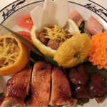 ゆるり 中華食堂 癒食同源 - 前菜盛り合わせ（3人前）1,200円 鶏チャーシュー・鶏レバー・ゆずクラゲとトマトのミカン風味・蕪甘酢サラダ春菊巻き・鮭白子ゆずソース