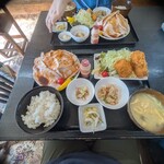 みのり食堂 - 手前　ローストポークとカニグラコロ&カニクリコロ