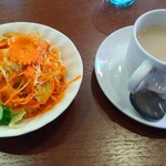 ナマステ - サラダ多め、スープは香辛料きいてます。