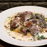 ベオーネ - ■牛ハラミのソテー ゴルゴンゾーラソースと赤ワインソース ¥1.408（ハーフ）