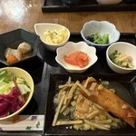 芽瑠詩 - 日替わりランチのおかず