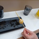 麺処 盛盛 - うずら串、食べながら撮影w