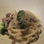 A TUTTA - 自家製サルシッチャとブロッコリーのパスタ