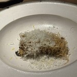 A TUTTA - 秋刀魚に椎茸を詰めて、カダイフ，ゆずとチーズかけて