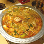 神田のまぐろトラエモン - 鶏味噌チゲ鍋