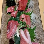 神田のまぐろトラエモン - 土日限定本鮪5種盛り1人前1,480円がクーポン利用で半額740円×2人前