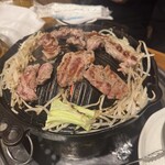 羊肉炭火焼 肉汁屋 - 