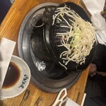 羊肉炭火焼 肉汁屋 - 