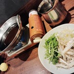 夜ノ森 - しゃぶしゃぶ（うどんｗ）セットも同時スタンバイ！