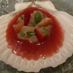 Jean-Georges at The Shinmonzen - 帆立のセビーチェ、いちご、ルバーブ