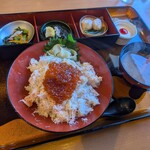かにざんまい - かにいくら丼御膳