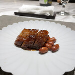 ON the TABLE CHINESE - 