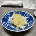 ON the TABLE CHINESE - 