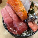 寿司芳 - 大ぶりの中トロ