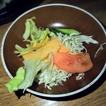 グリル上坂  - サービスのサラダ